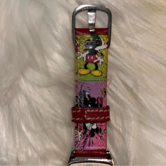 Disney watch by Seiko Minnie Mouse stainless steel red strap with comics - Picture 5 of 12